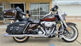 2011 Harley-Davidson Road King Classic 1690 - $19,490